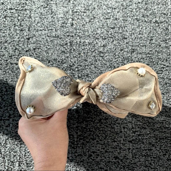 Gold Charm Trendy Lace Hair Band with pearl & rhinestone charms, mint condition - Picture 3 of 7